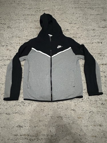 Authentic nike sportswear - authentic, tech